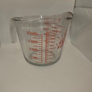 Anchor Hocking 4 Cup Glass Measuring Cup 1 Quart 32oz Red Graphics Dual Spout